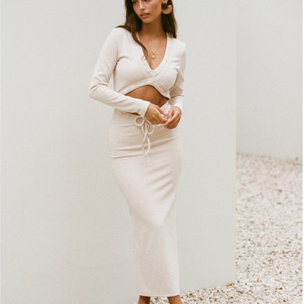 Chic Cream Pencil Skirt